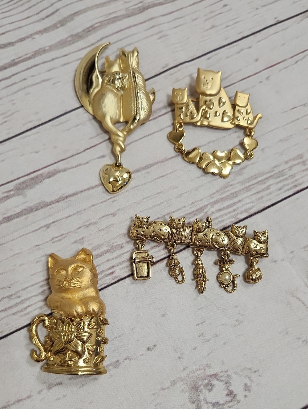 Gold Cat Brooch Set - Charming Cat-Themed Pins